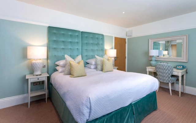 Roslin Beach Hotel