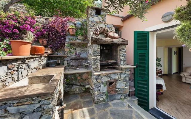 Lovely Apartment in Villa With Garden