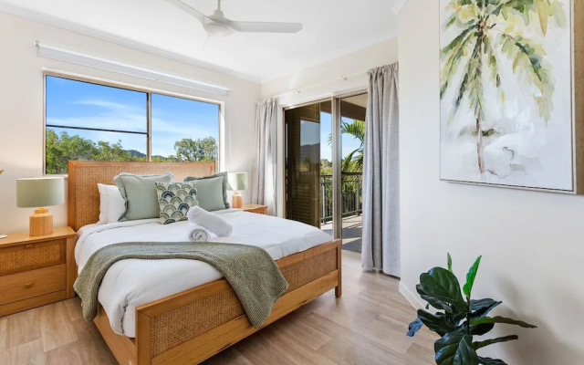 Palma Cairns- Resort 9 Pools Gym – Guest Rooms – Cairns