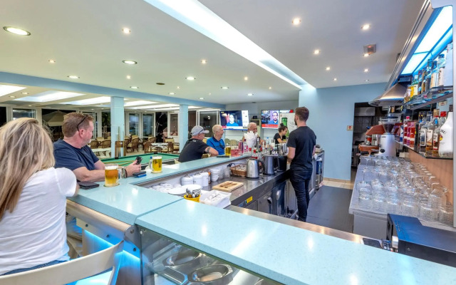 Anixis Hotel