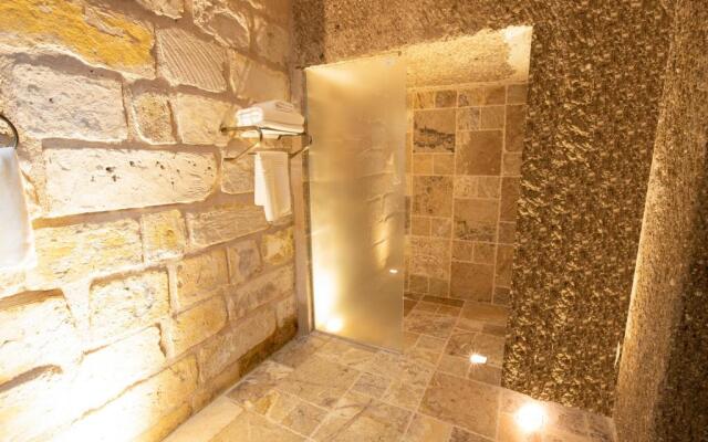 Medusa Cave Hotel