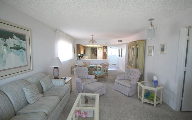 Strandview #304