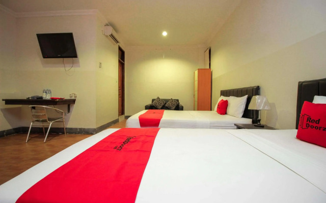RedDoorz near Bethesda Manado