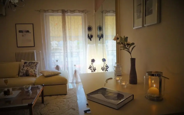 Urban Cosy Flat, 5' Tram/Metro, 2Km From Acropolis