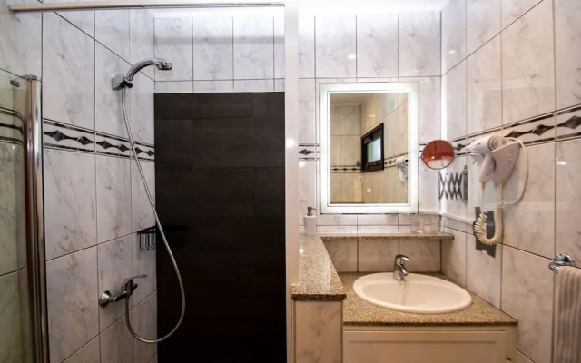 Saladar Suites Boutique