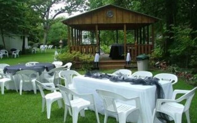 Thee Hubbell House