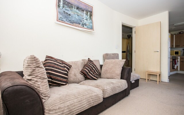 Clapham 1 Bedroom Flat With Balcony
