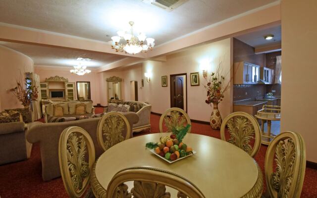 Imperial Royale Hotel