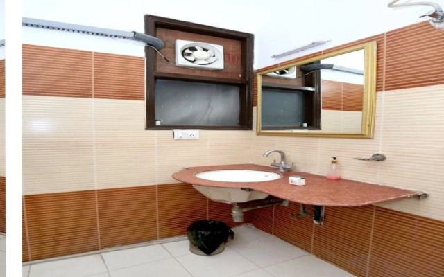 Hotel Kings Residency by OYO Rooms