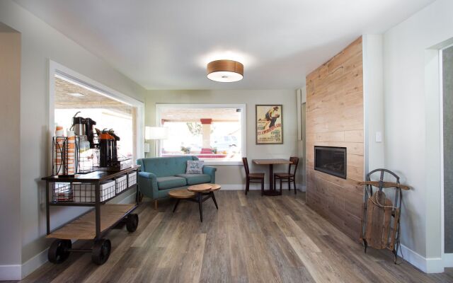 Econo Lodge Inn & Suites Durango