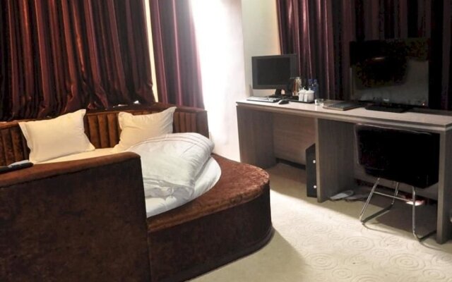 Yajiaxin Hotel