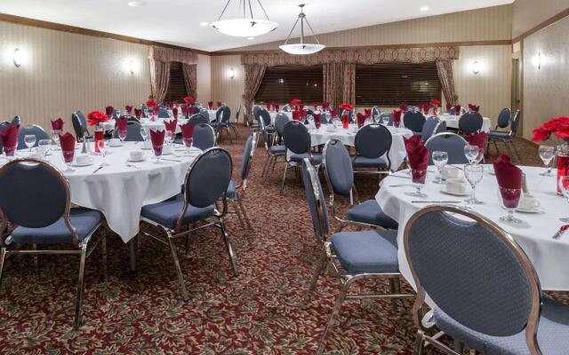 Stony Plain Inn and Suites