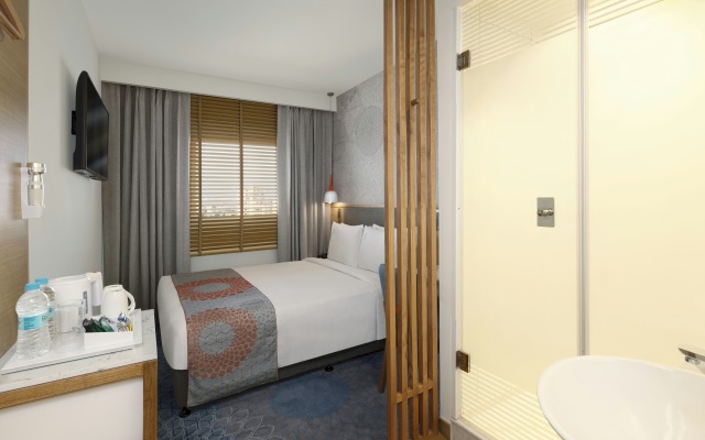 Holiday Inn Express Hyderabad Hitec City by IHG – Guest Rooms – Hyderabad
