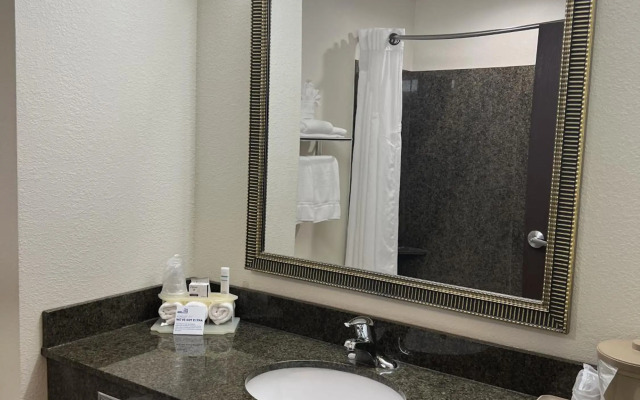 Holiday Inn Express & Suites Omaha I-80 by IHG