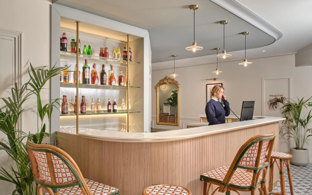 Posy Hotel by Happyculture