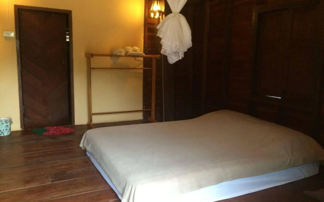 Baan Lhong Doi Resort