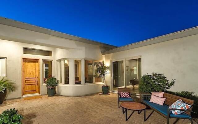 South by Southwest - Signature Vacation Rentals