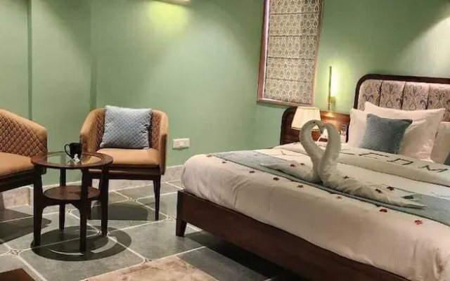 Raasvan Vrindavan  AM Hotel Kollection