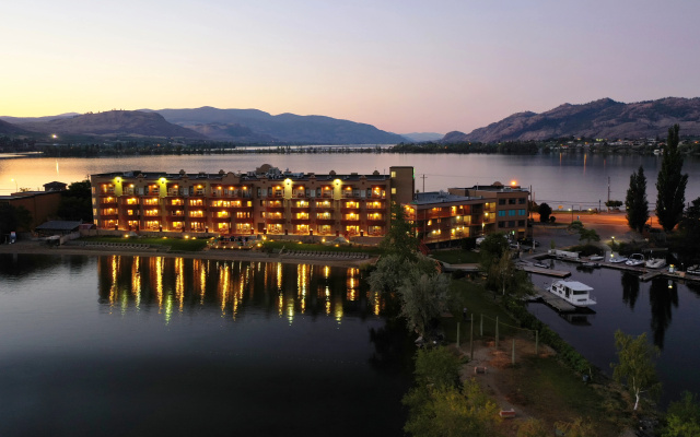 Holiday Inn Hotel & Suites Osoyoos