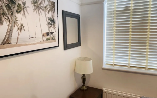 Inviting 4-bed House in Leeds