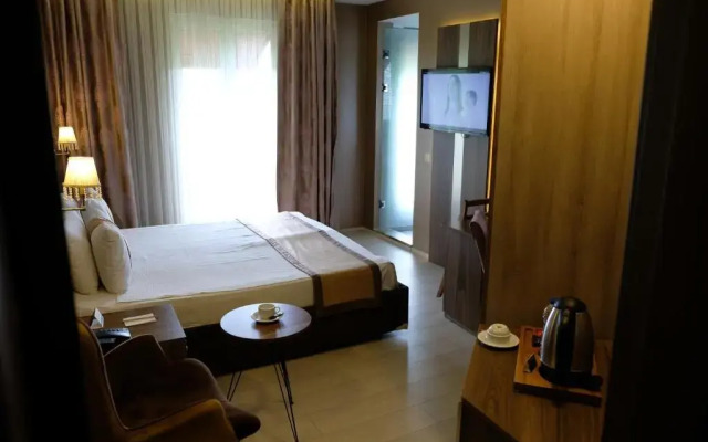 Royal Capital Hotel