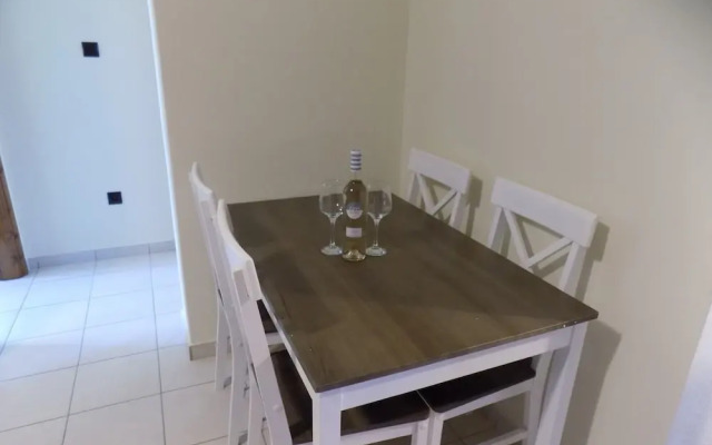 Central Cute 2Bd Balcony apt in Skiathos