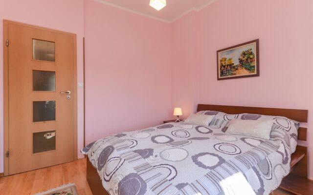 FM Deluxe 2-BDR Apartment - Homelike