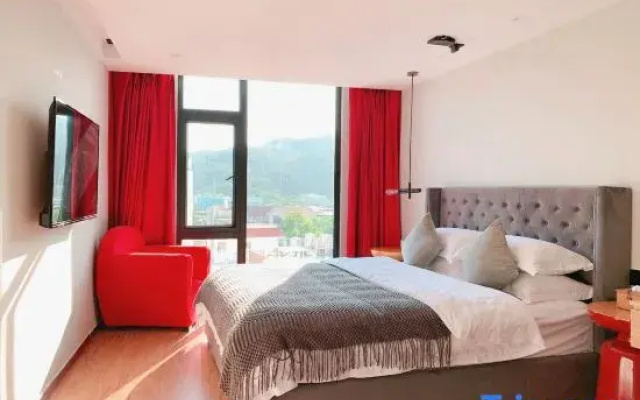 Island Hotel