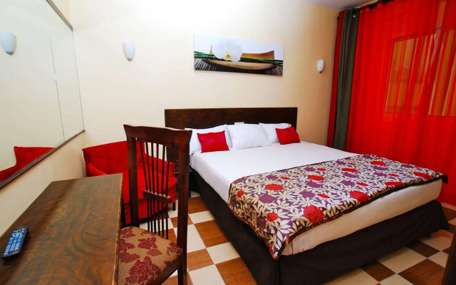 YaahoT Hotel