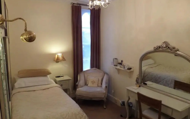 Bentley Tower Hotel