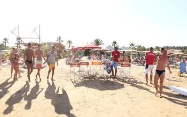 Oasi Beach Hotel