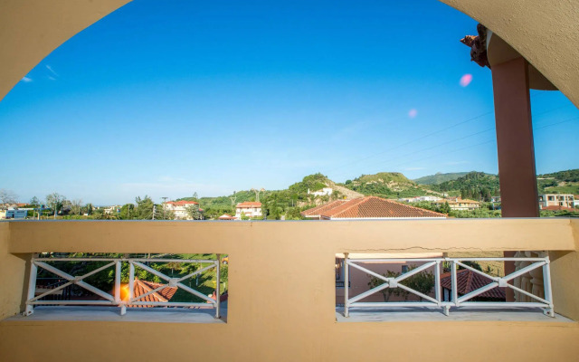 Filoxenia Studios & Apartments