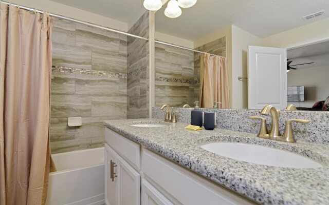 Full Moon Lagoon by VillaDirect