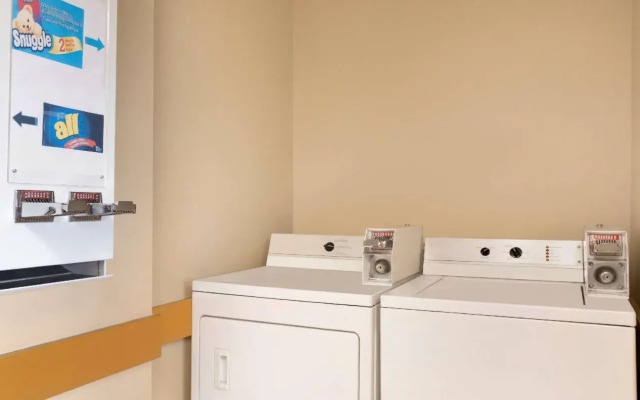 Kings House Motor Hotel