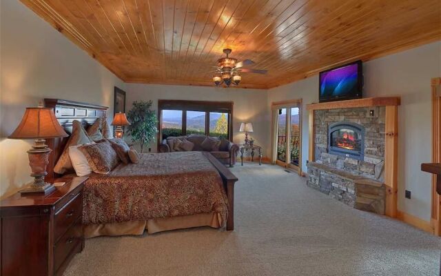 Journeys End - Five Bedroom Cabin