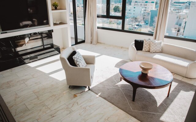 Phaedrus Living: City Center Sky Penthouse