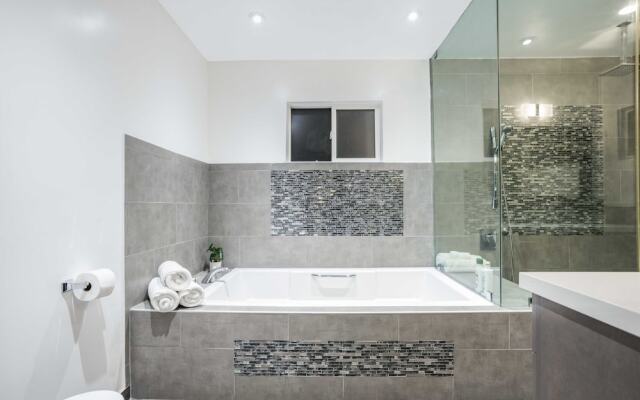 Walefield by Avantstay Mid-wilshire Home + Pool