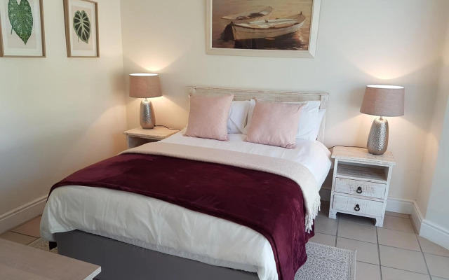 The Paper Fig House river club 30