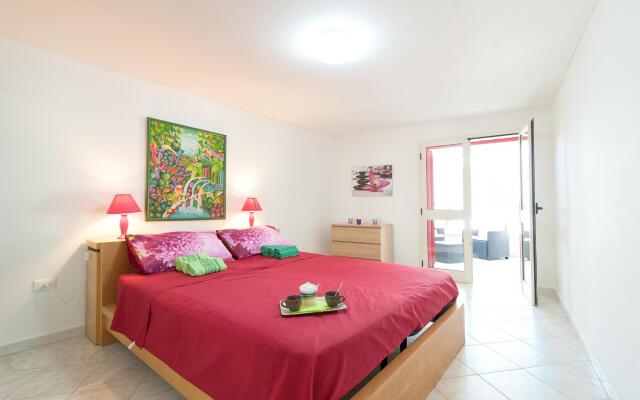 Villa with pool 50mt from the Beach