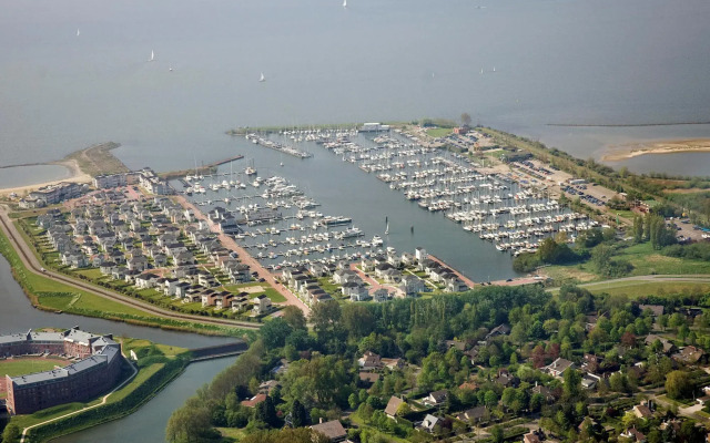 Restyled villa with microwave, 6 km from the beach