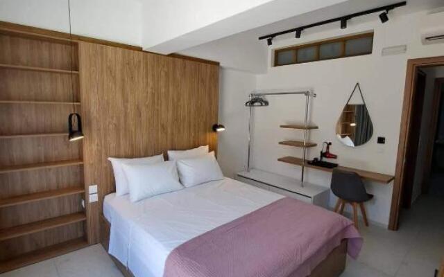 Courtyard Luxury Suites Marianthi