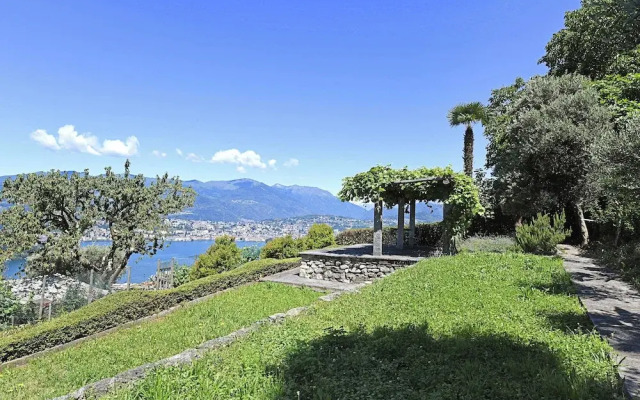 Romantic Rustico With Dependence