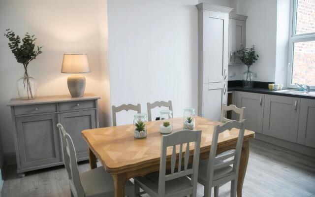 Oswald House deluxe 3 bedroom apartment