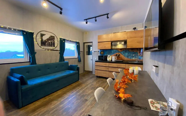 Gnomburg Train Theme House