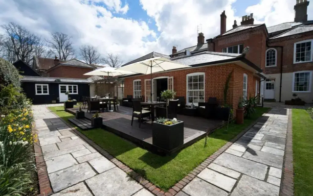 East Walls Hotel