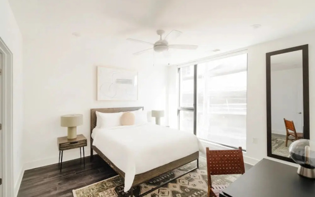 The Grove 6 by Avantstay Private Balcony