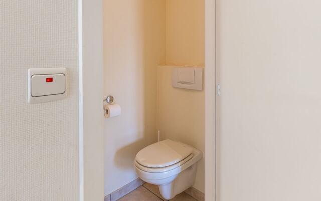 Modern 1st Floor Apartment in Oostduinkerke