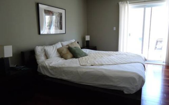 Jabberwock Guesthouse Bed and Breakfast