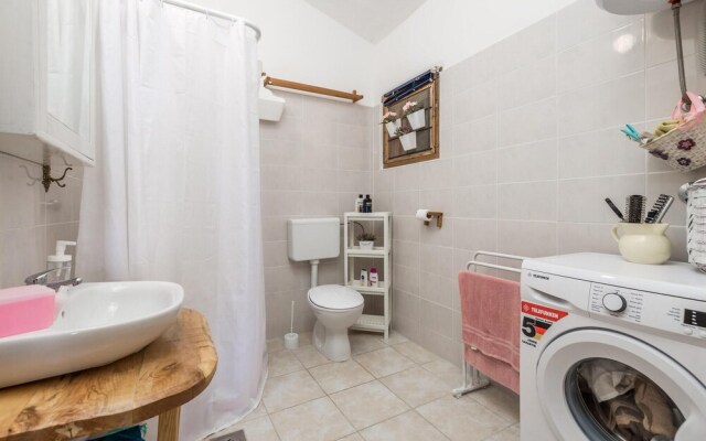 Beautiful Home in Lukovo Sugarje With 3 Bedrooms and Wifi