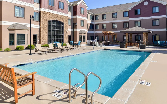 Staybridge Suites O'Fallon Chesterfield by IHG